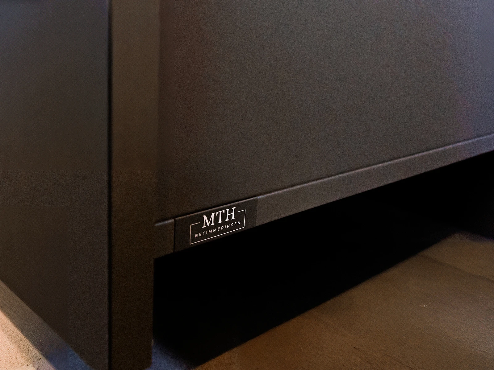 Moderne maatkeuken op schip door MTH Interieurmakers