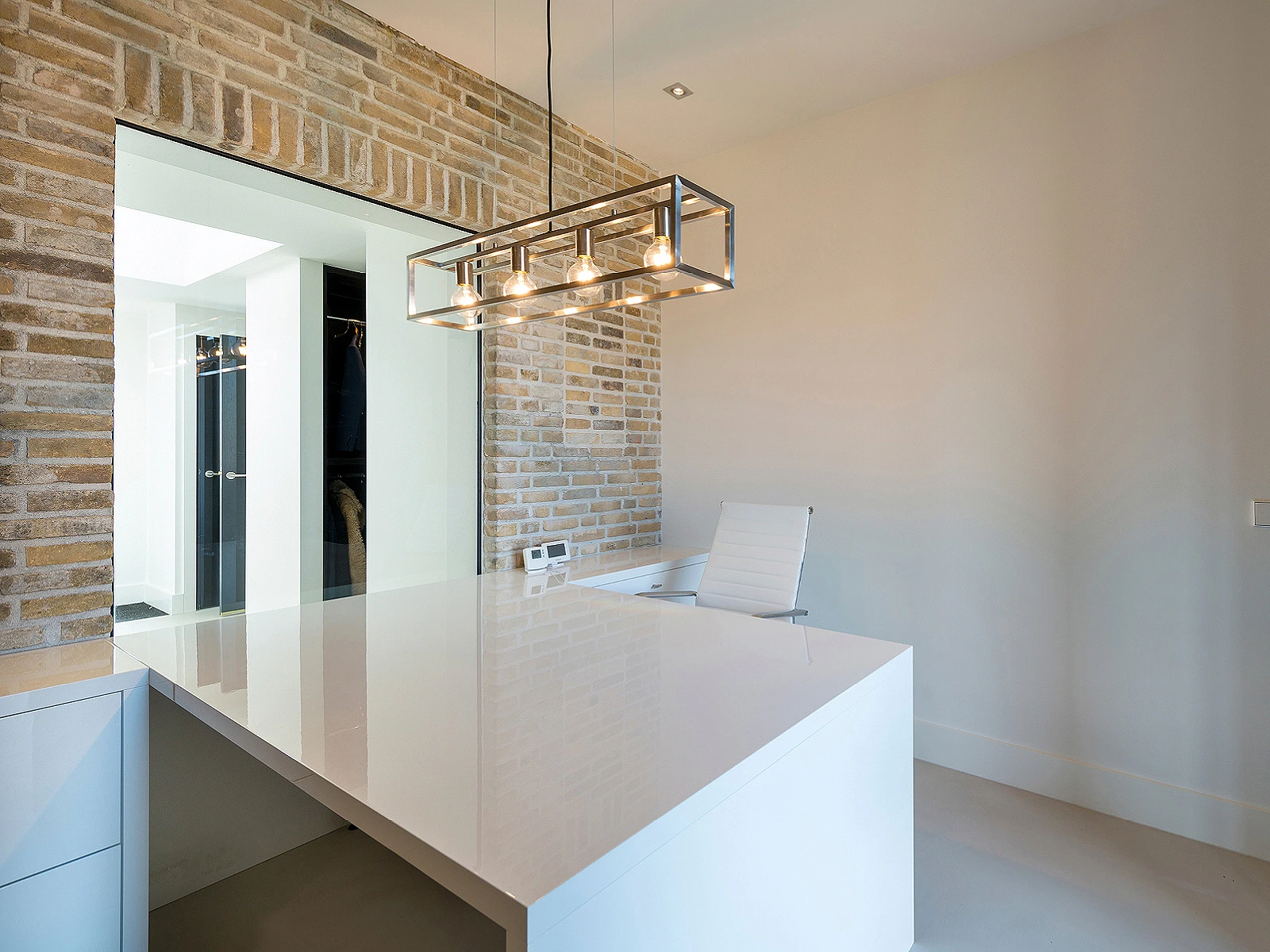 Werkkamer op maat, bureau op maat en kasten op maat in Dordrecht